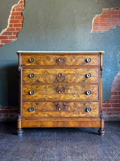 Burr Walnut Cassettone