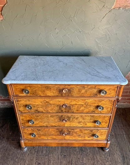 Burr Walnut Cassettone