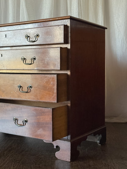 Georgian Mahogany Four Drawer Chest