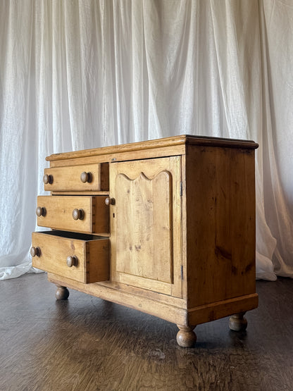 Early 20th Century Pine Dresser with Drawers & Carved Cabinet Door
