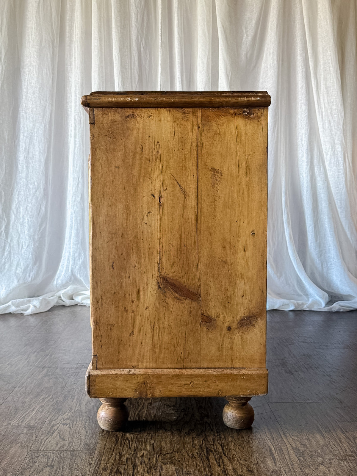 Early 20th Century Pine Dresser with Drawers & Carved Cabinet Door