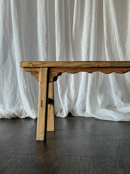 Amish Bench with Scalloped Apron