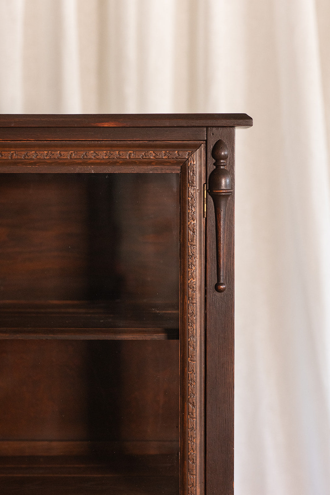 Oak China/Display Curio Cabinet - Late 1800s