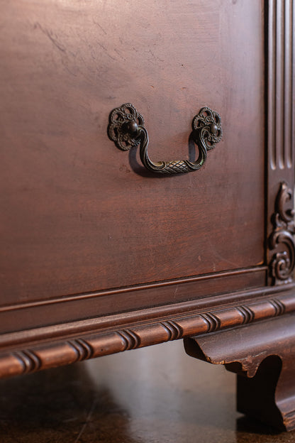 Six Drawer 1940s Mahogany Thomasville Chest with Swag Detail