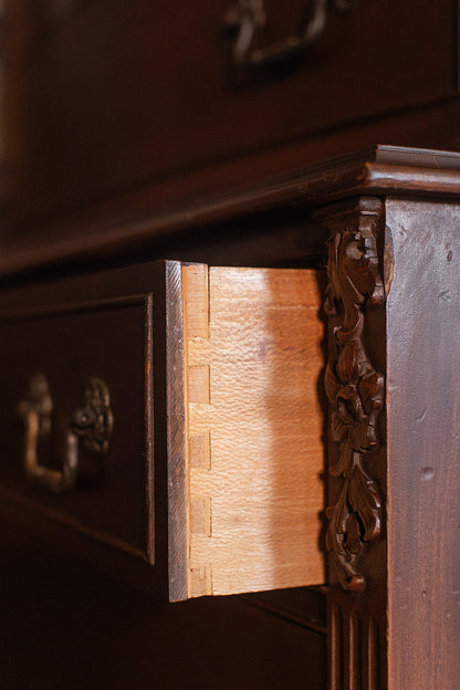 Six Drawer 1940s Mahogany Thomasville Chest with Swag Detail