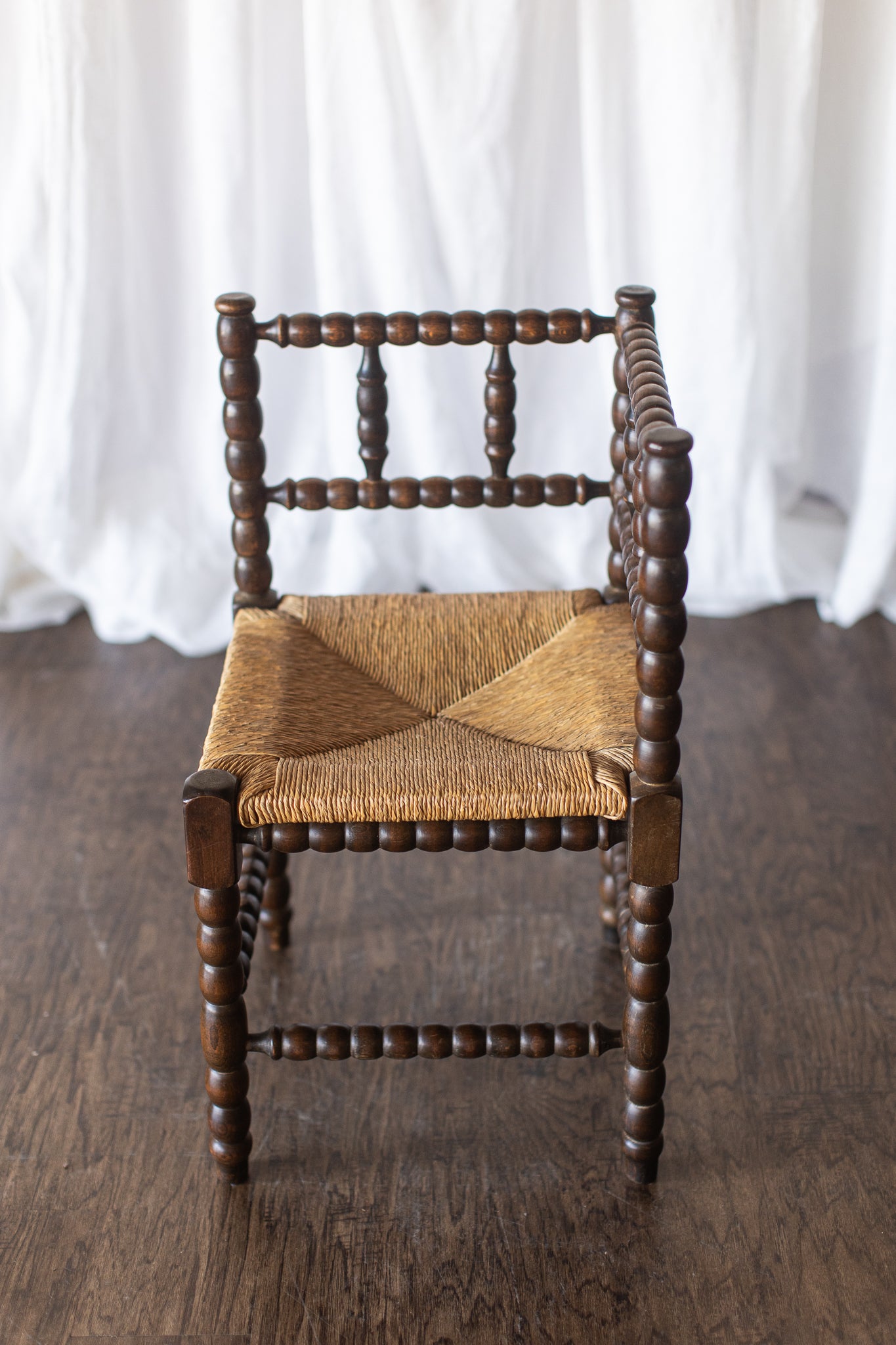 Bobbin Corner Chair