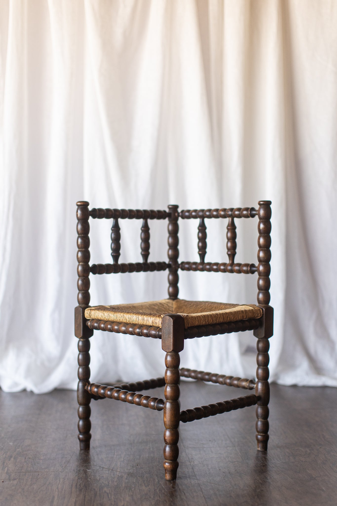 Bobbin Corner Chair