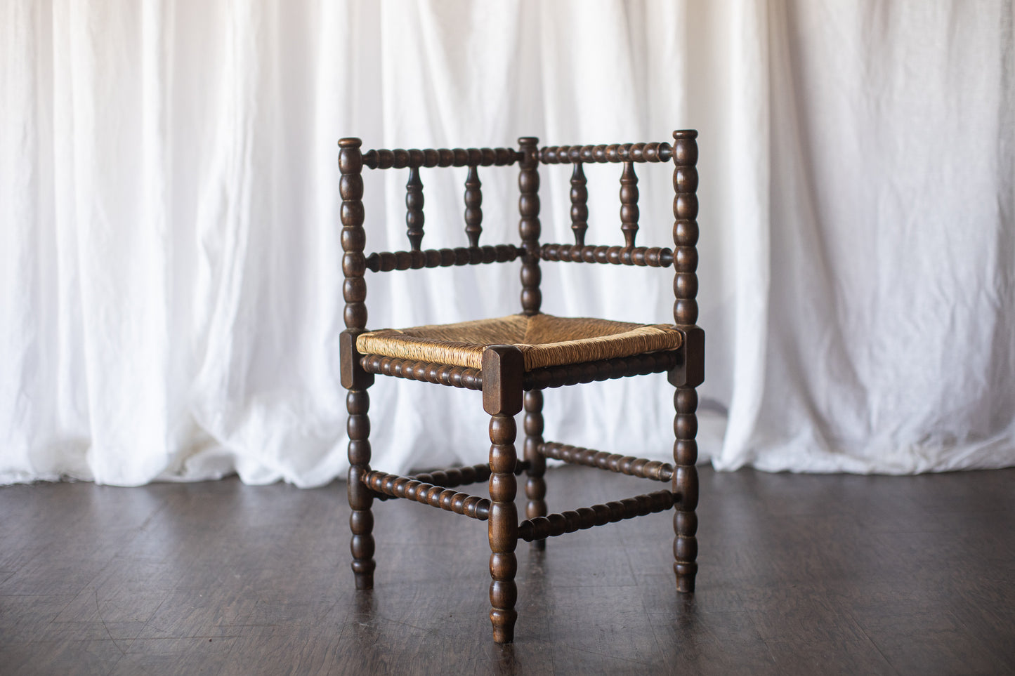 Bobbin Corner Chair