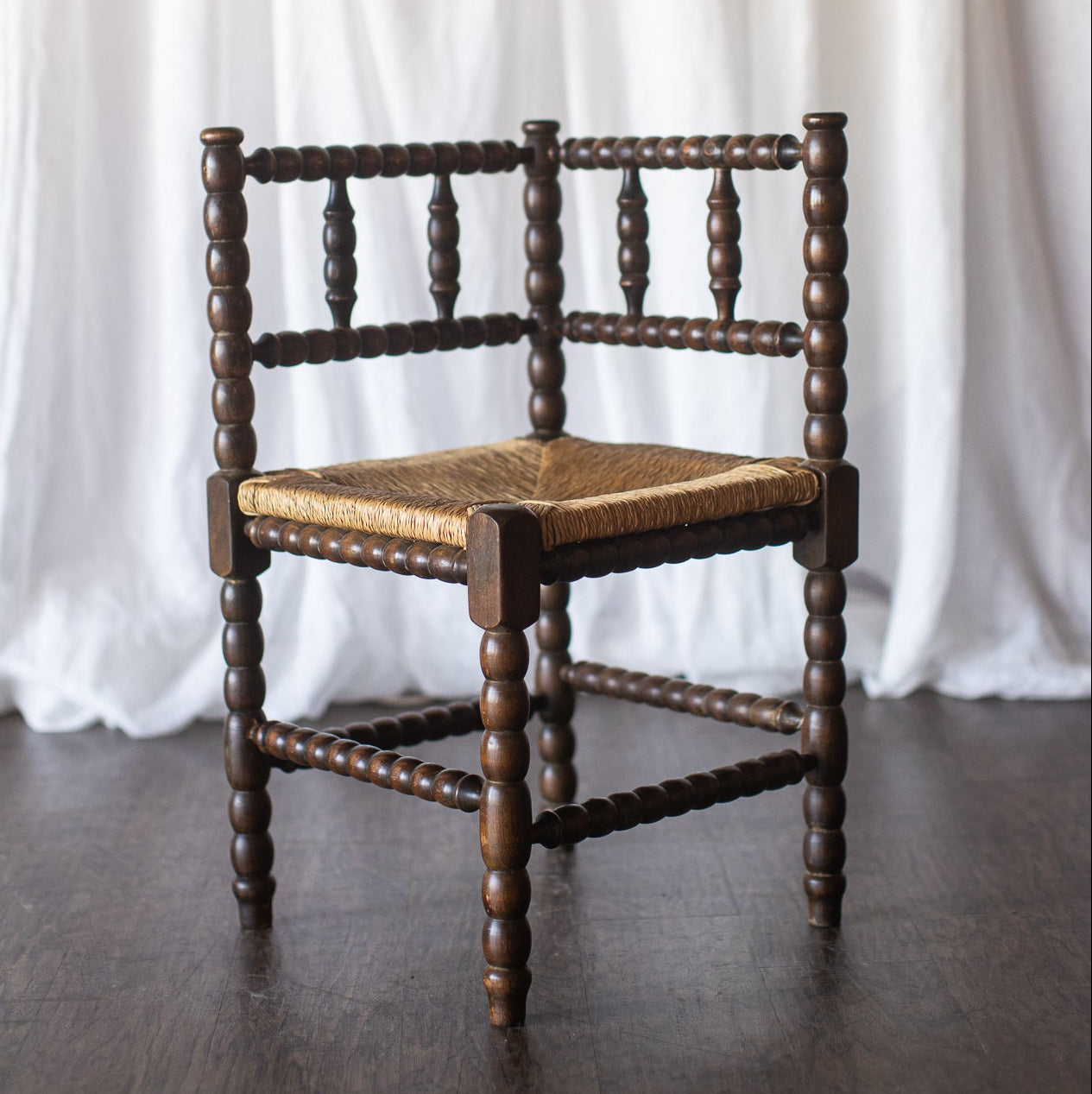 Bobbin Corner Chair