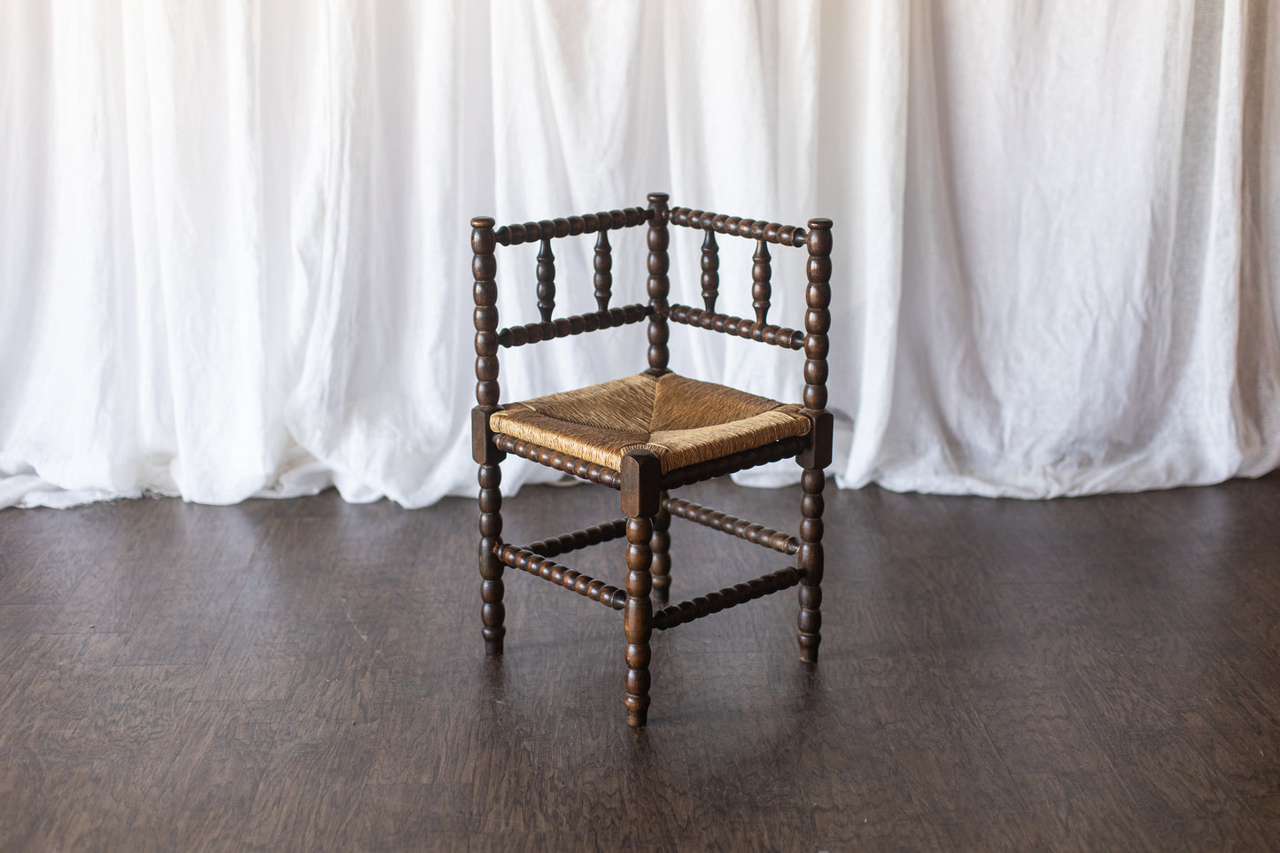 Bobbin Corner Chair