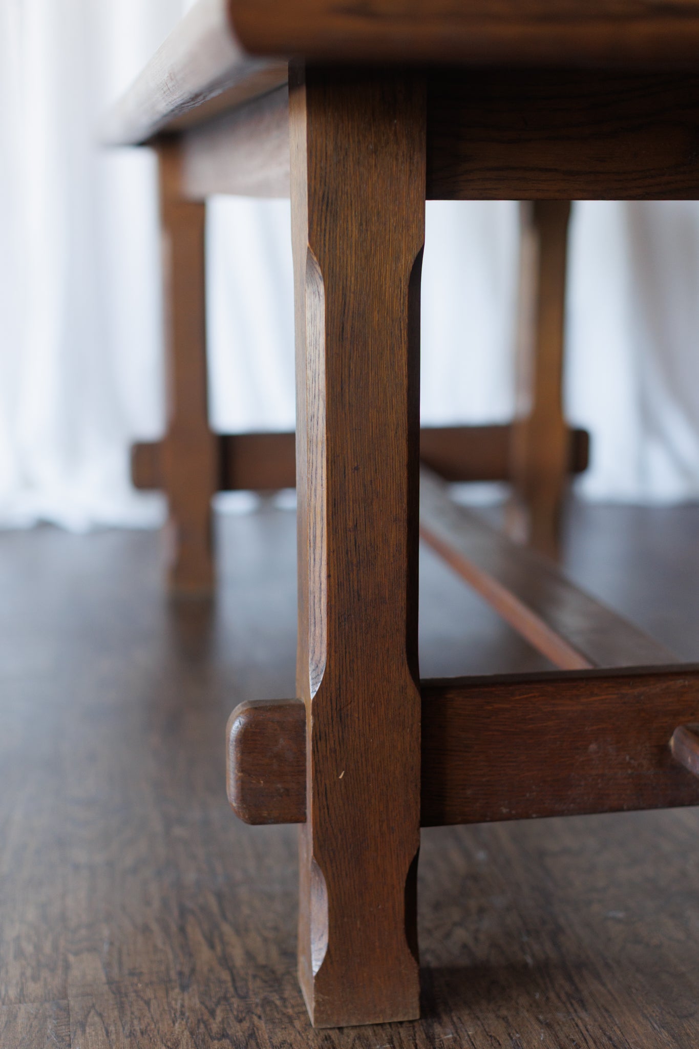 Mid Century Dining Table with Linear Veneer Pattern