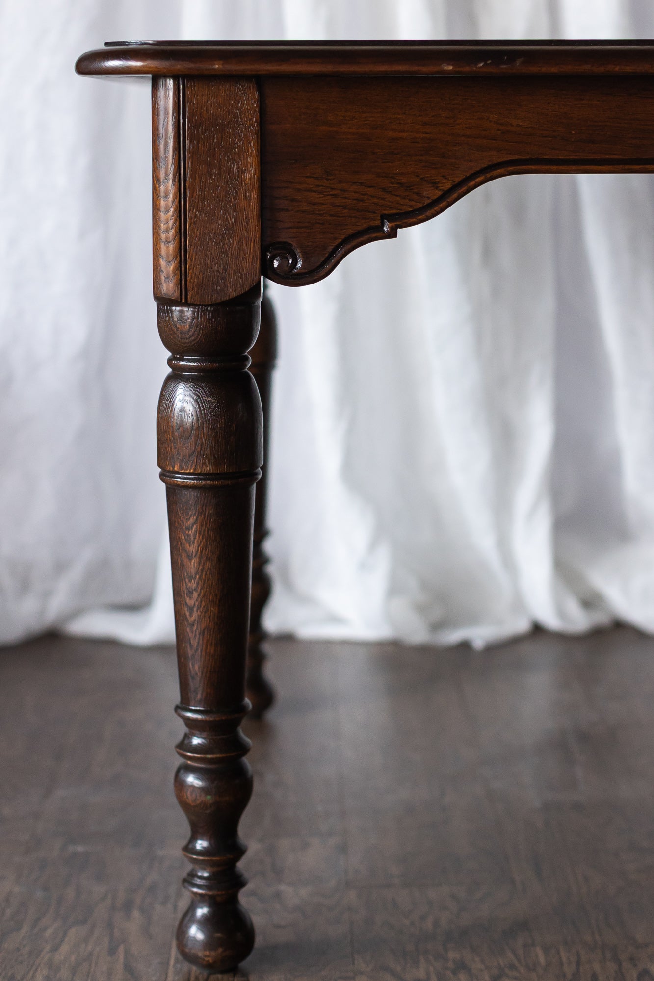 William & Mary Dark Wood Dining Table