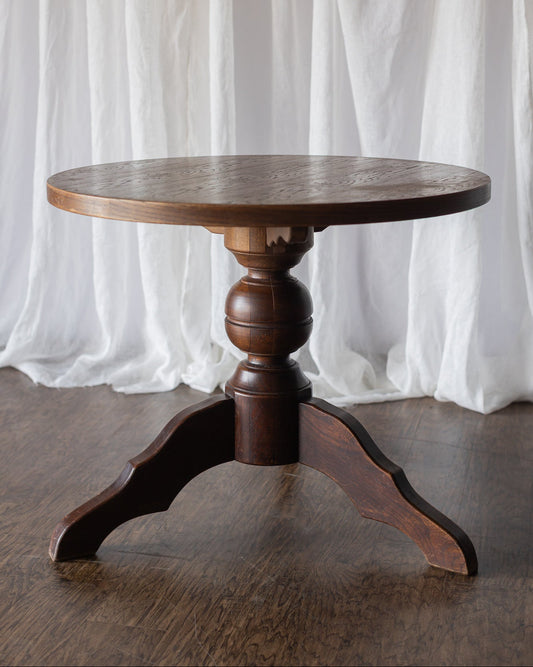 The Perfect Size Round Pedestal Base Table