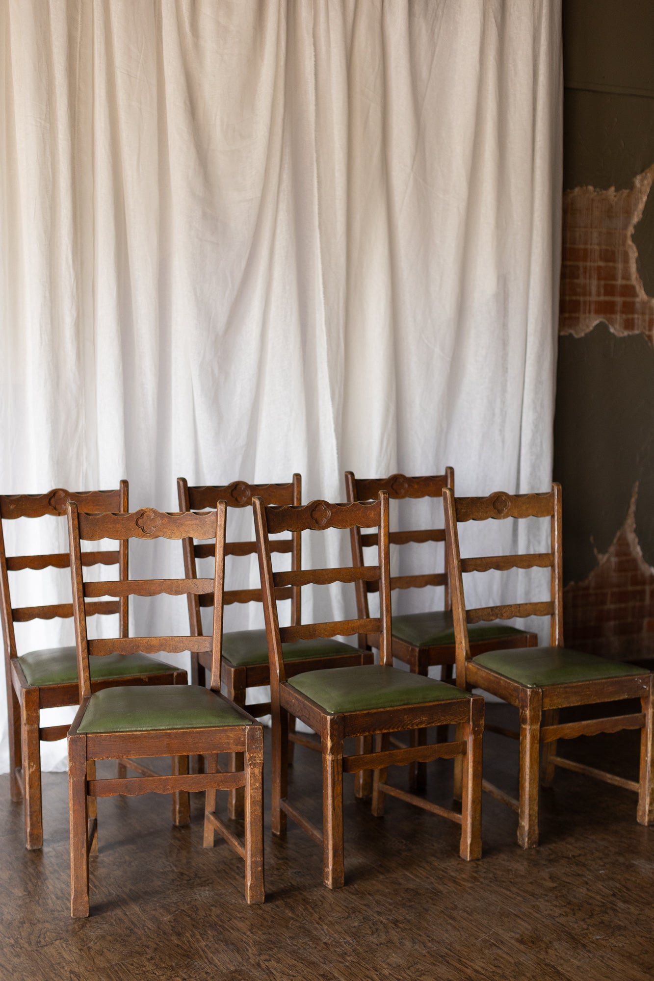 Set of 6 Scallop Chairs with Green Seats
