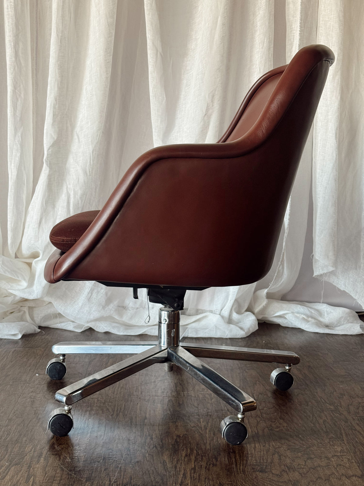 Set of Four Mid-Century Modern Brown Chairs with Chrome Base