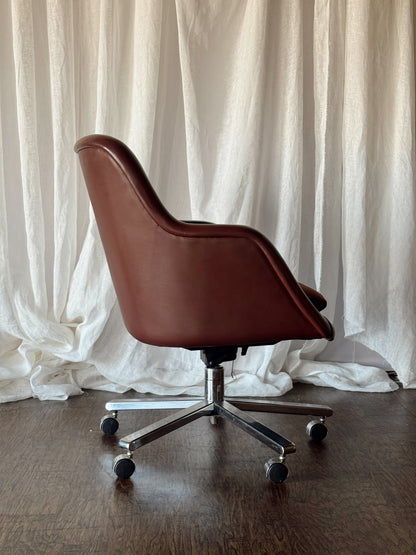 Set of Four Mid-Century Modern Brown Chairs with Chrome Base